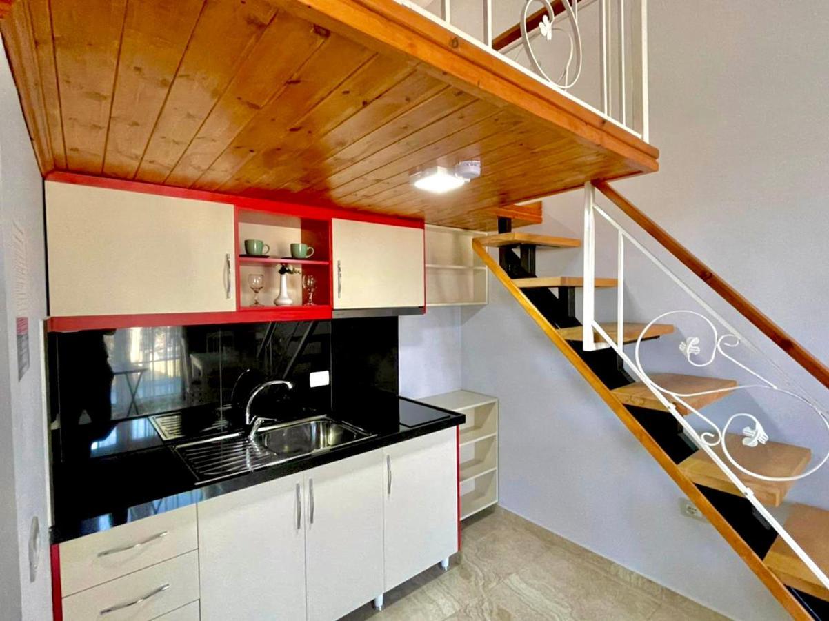 Crown Deluxe Apartments Sarandë Esterno foto