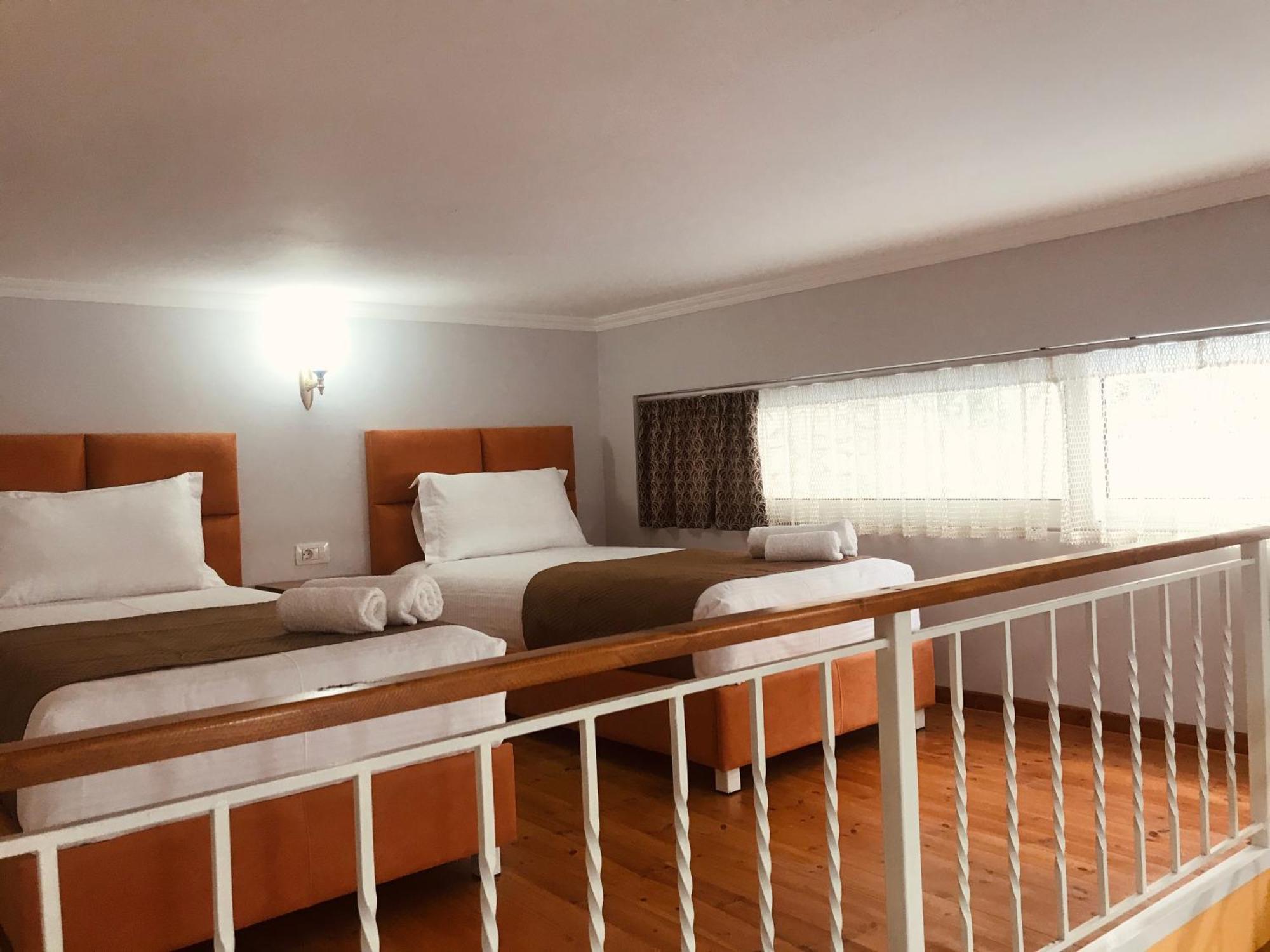 Crown Deluxe Apartments Sarandë Esterno foto