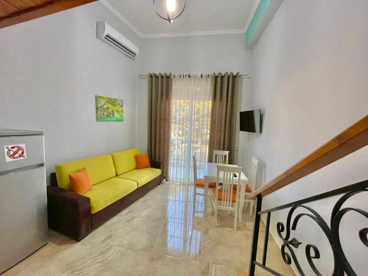 Crown Deluxe Apartments Sarandë Esterno foto