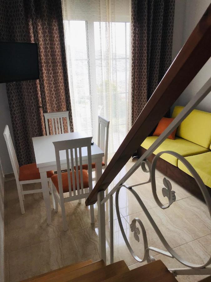 Crown Deluxe Apartments Sarandë Esterno foto