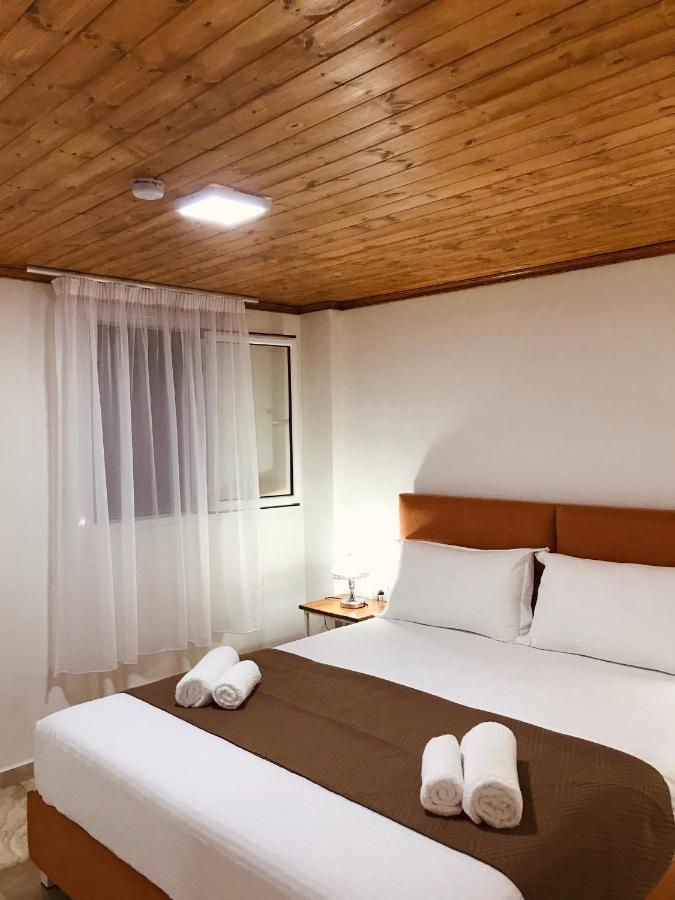 Crown Deluxe Apartments Sarandë Esterno foto