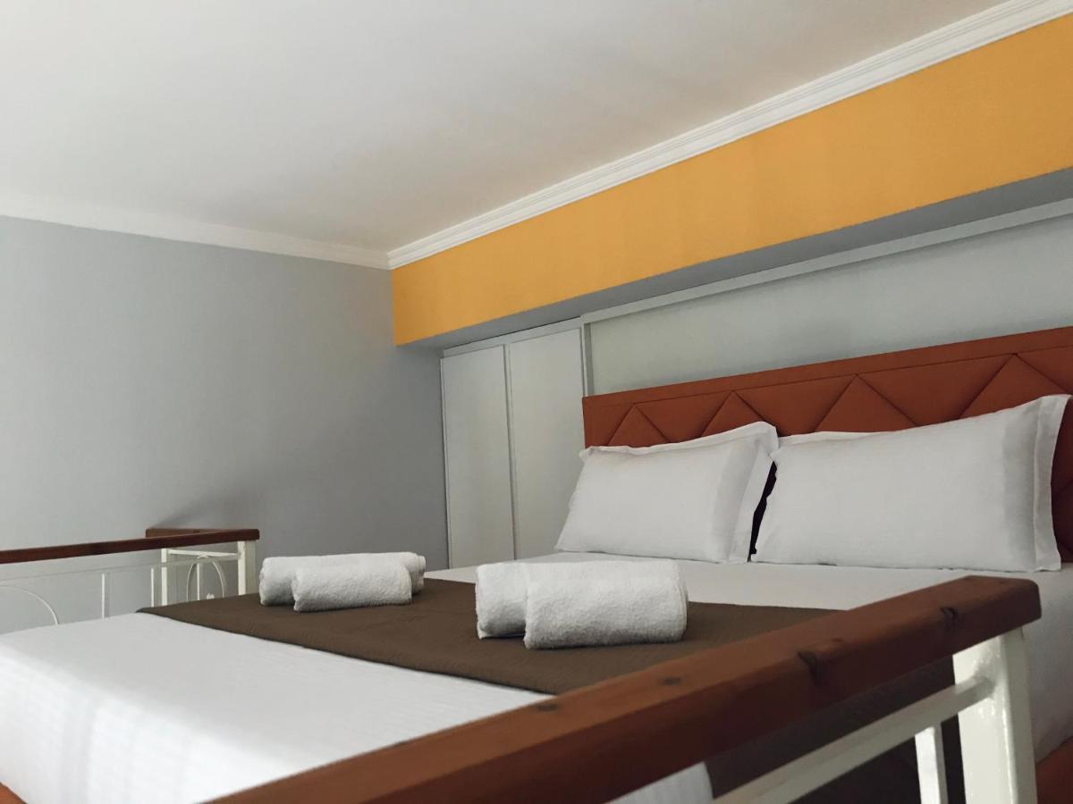 Crown Deluxe Apartments Sarandë Esterno foto