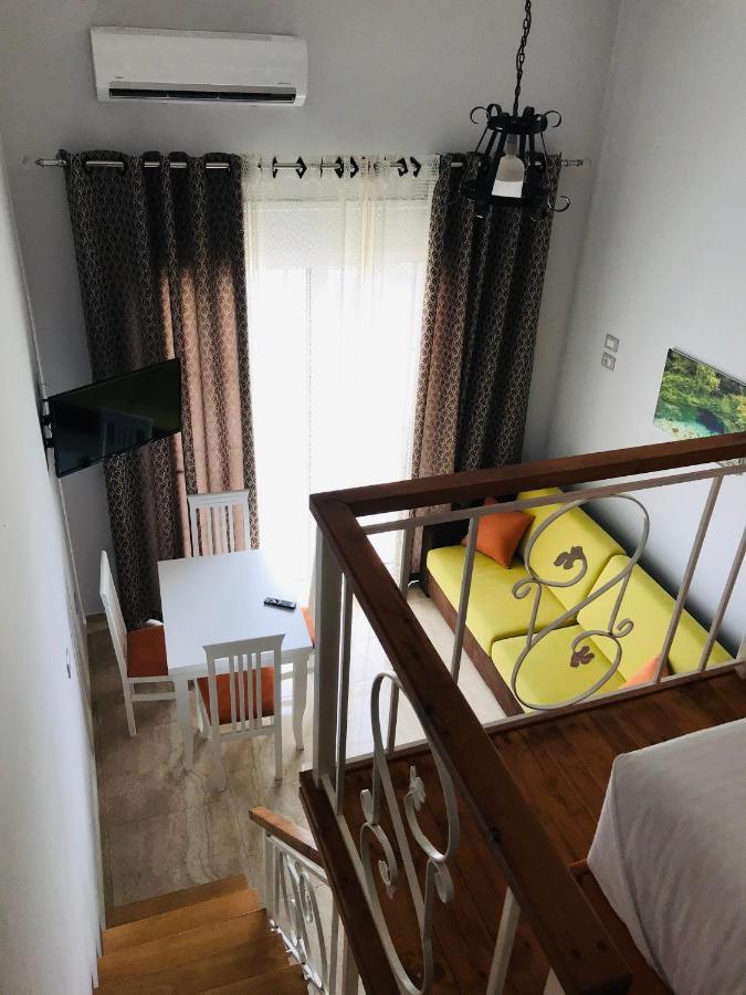 Crown Deluxe Apartments Sarandë Esterno foto