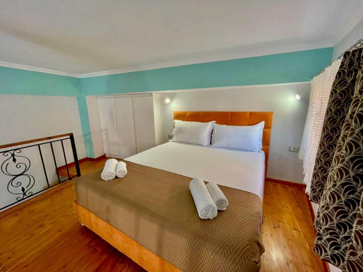 Crown Deluxe Apartments Sarandë Esterno foto