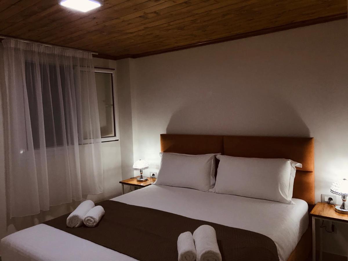 Crown Deluxe Apartments Sarandë Esterno foto