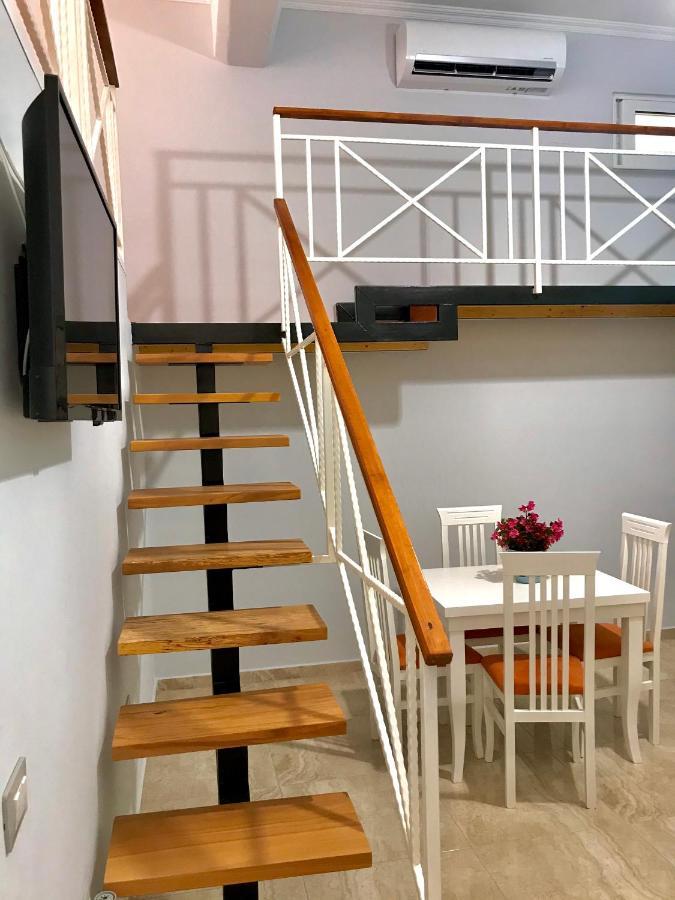 Crown Deluxe Apartments Sarandë Esterno foto