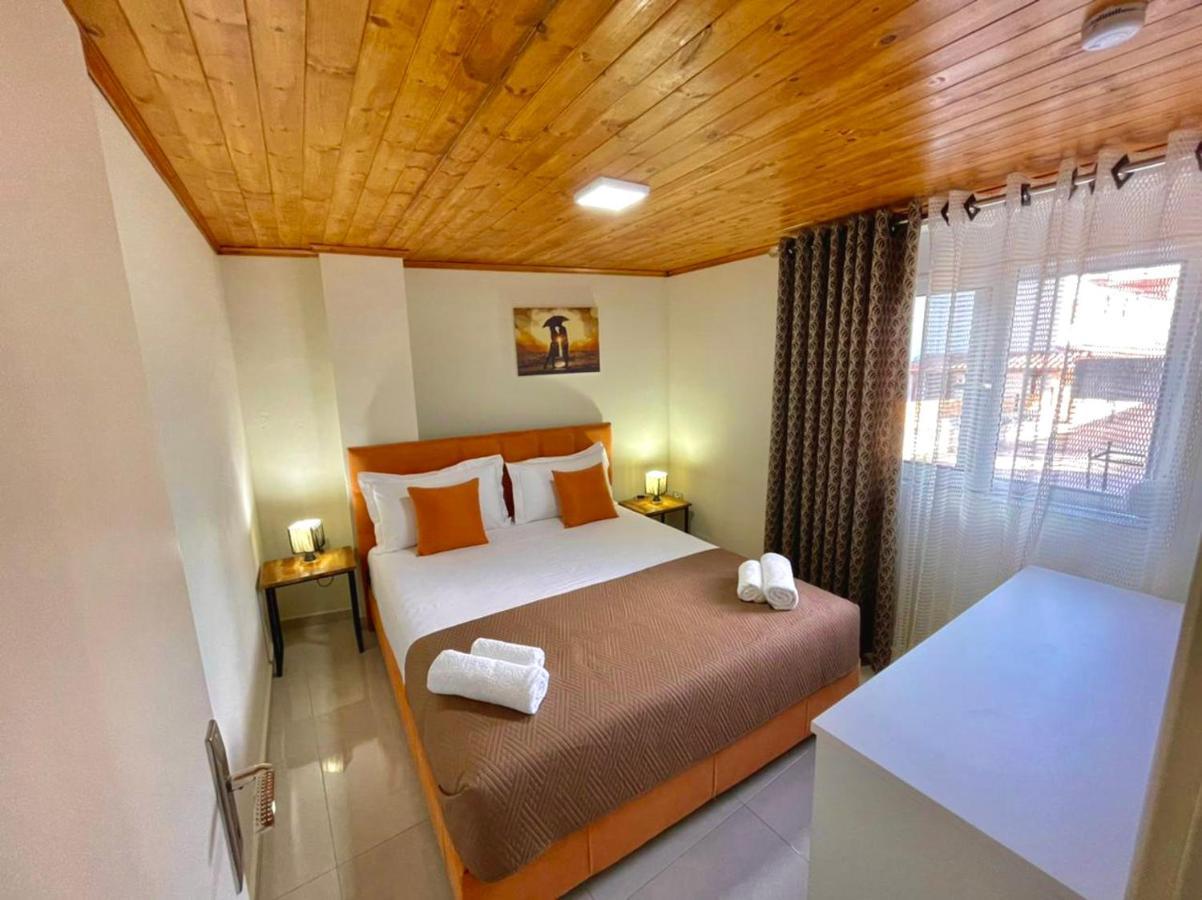 Crown Deluxe Apartments Sarandë Esterno foto