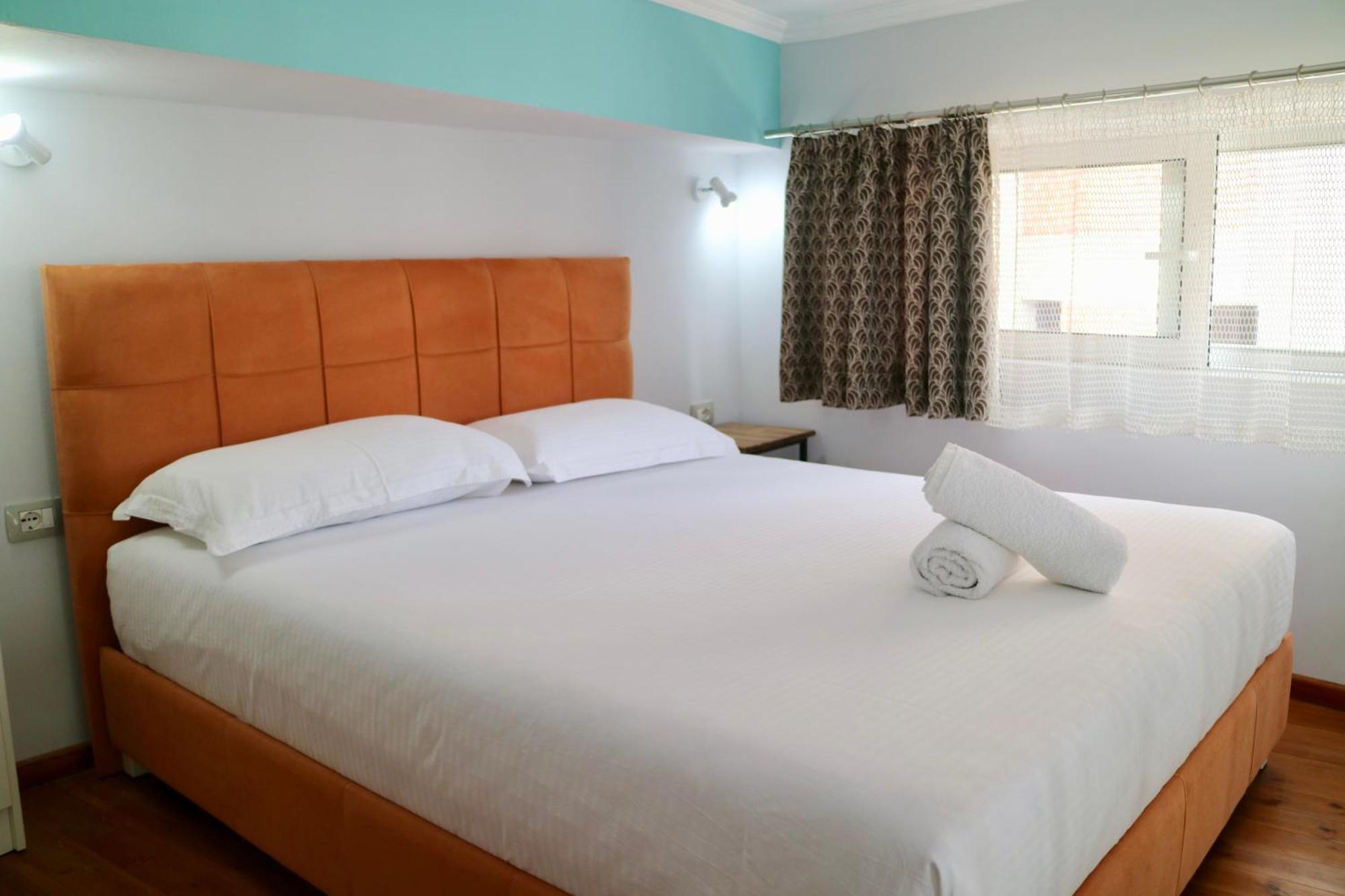 Crown Deluxe Apartments Sarandë Esterno foto