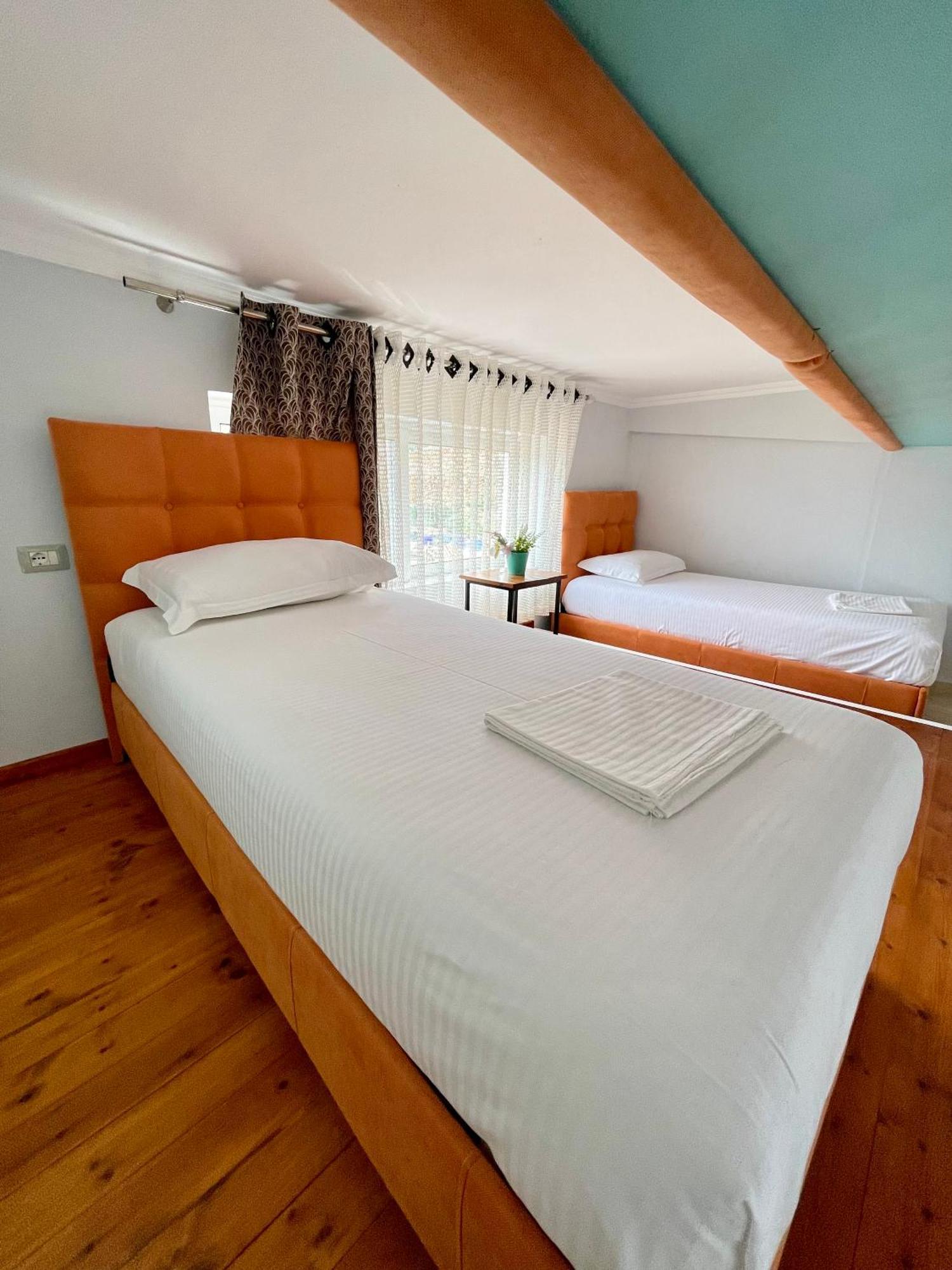 Crown Deluxe Apartments Sarandë Esterno foto