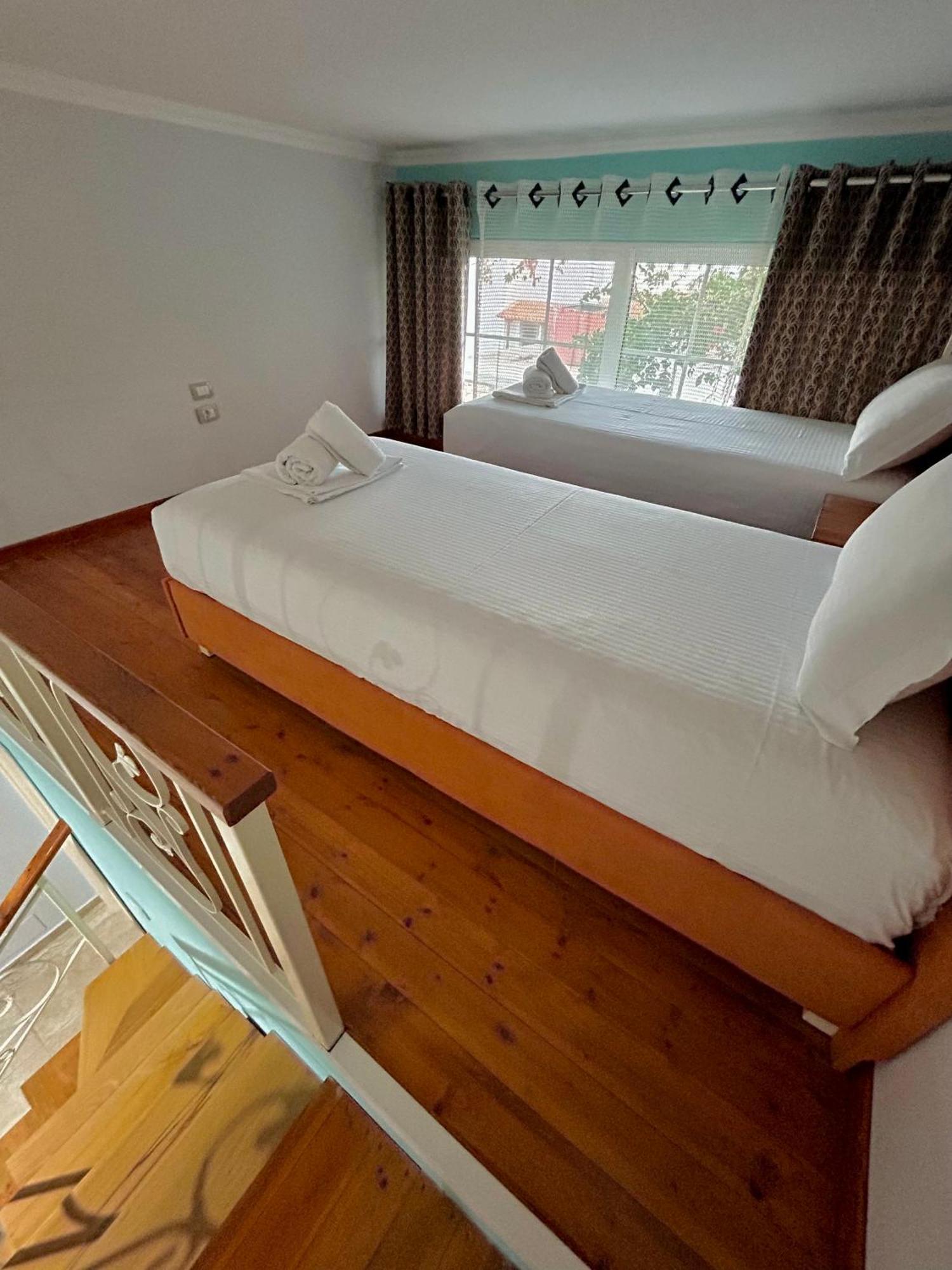 Crown Deluxe Apartments Sarandë Esterno foto