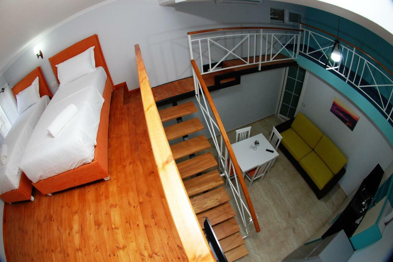 Crown Deluxe Apartments Sarandë Esterno foto