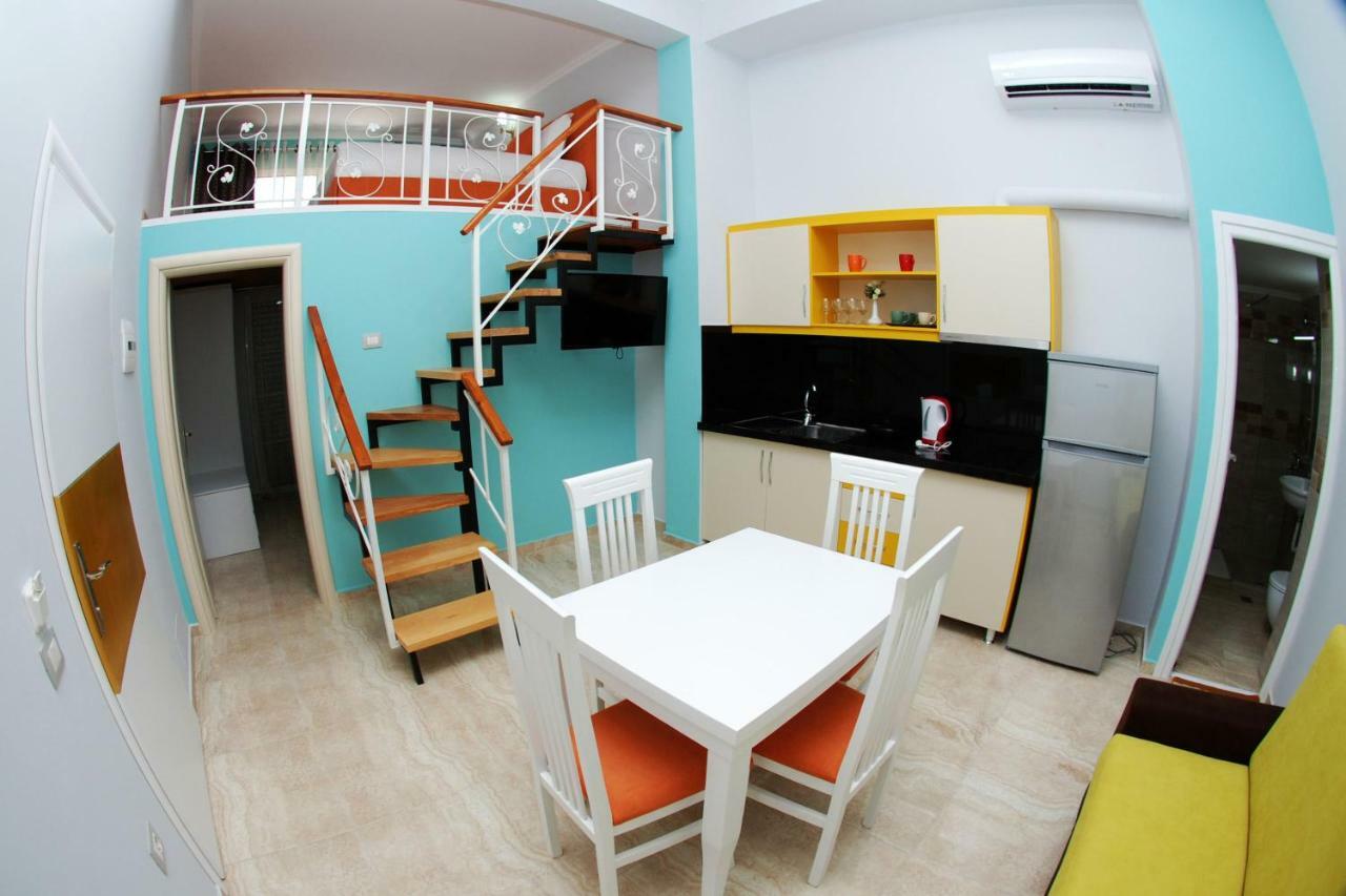 Crown Deluxe Apartments Sarandë Esterno foto