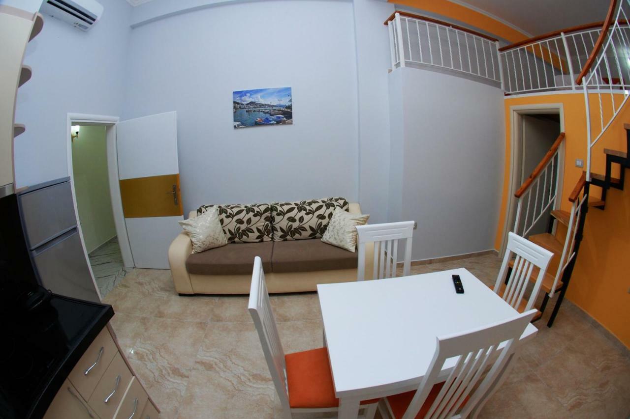 Crown Deluxe Apartments Sarandë Esterno foto