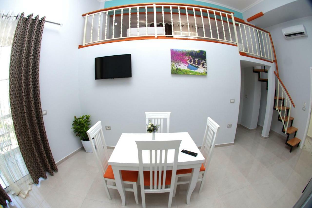 Crown Deluxe Apartments Sarandë Esterno foto