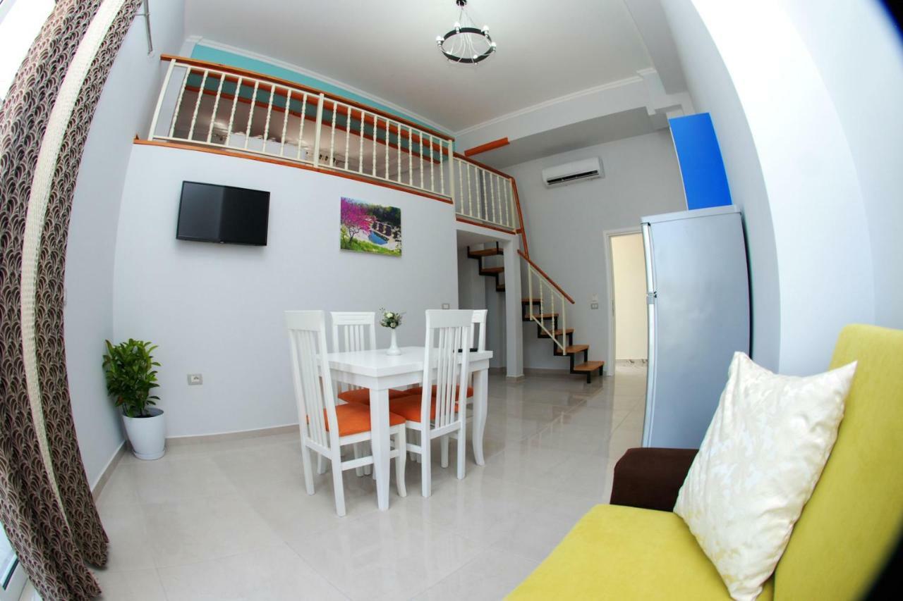 Crown Deluxe Apartments Sarandë Esterno foto