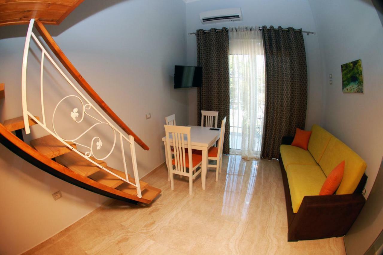 Crown Deluxe Apartments Sarandë Esterno foto